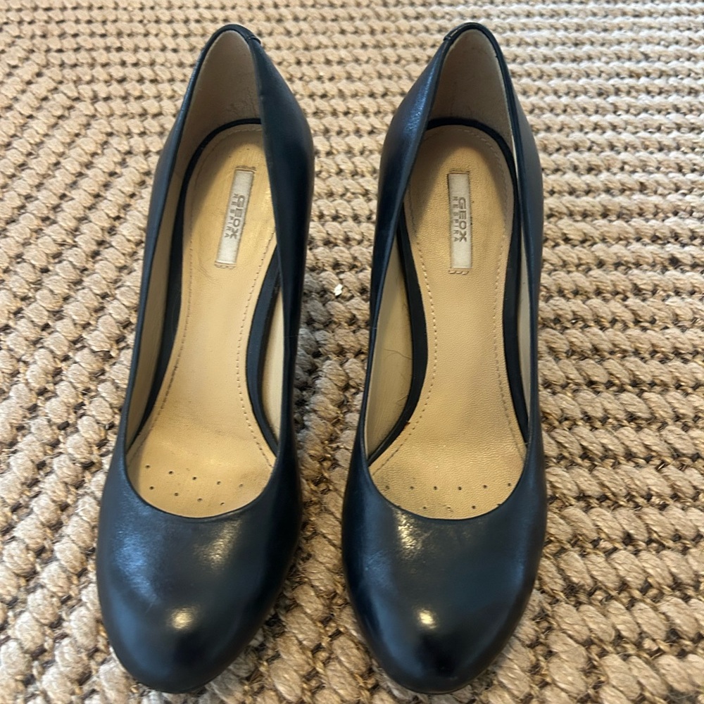 Ladies pumps